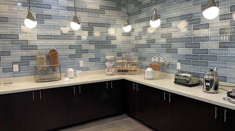 <b>Hawthorn Suites by Wyndham Sulphur Other</b>. Images powered by <a href="https://iceportal.shijigroup.com/" title="IcePortal" target="_blank">IcePortal</a>.