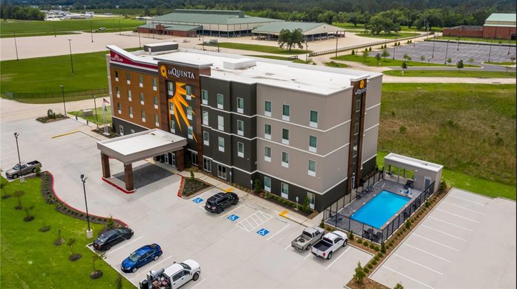 Hawthorn Suites by Wyndham Sulphur Exterior