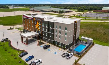 Hawthorn Suites by Wyndham Sulphur