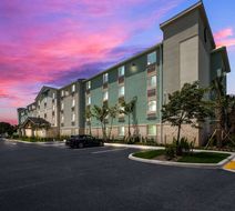 WoodSpring Suites West Palm Beach Exterior