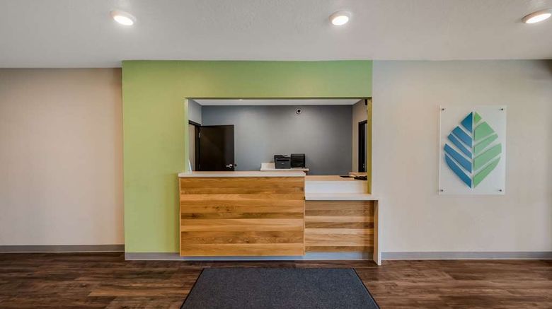 <b>WoodSpring Suites West Palm Beach Lobby</b>. Images powered by <a href="https://iceportal.shijigroup.com/" title="IcePortal" target="_blank">IcePortal</a>.