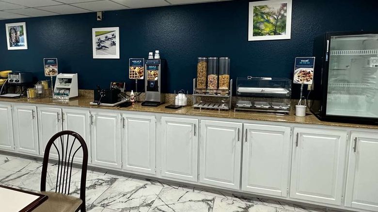 <b>Clarion Pointe Vidalia - Lyons West Restaurant</b>. Images powered by <a href="https://iceportal.shijigroup.com/" title="IcePortal" target="_blank">IcePortal</a>.