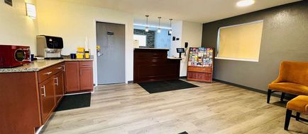 Super 8 by Wyndham Benton Harbor Lobby