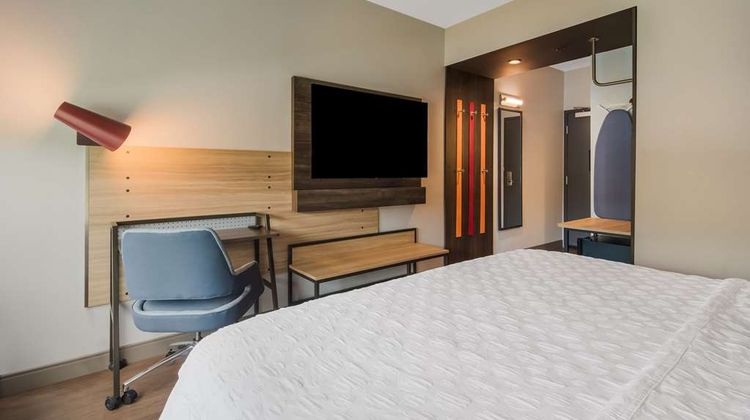 Tru by Hilton Wilson Room