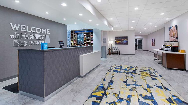 Hampton Inn Albertville Lobby