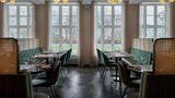 Iceland Parliament Hotel, Curio Hilton Restaurant