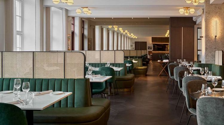 Iceland Parliament Hotel, Curio Hilton Restaurant