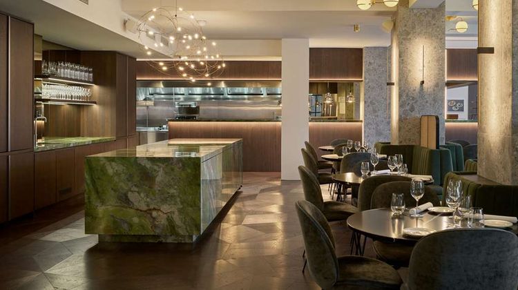 Iceland Parliament Hotel, Curio Hilton Restaurant