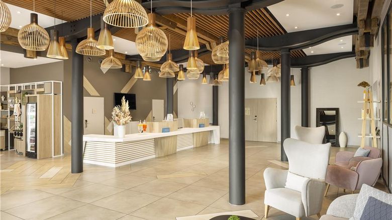 <b>Hilton Garden Inn Paris La Villette Lobby</b>. Images powered by <a href="https://iceportal.shijigroup.com/" title="IcePortal" target="_blank">IcePortal</a>.