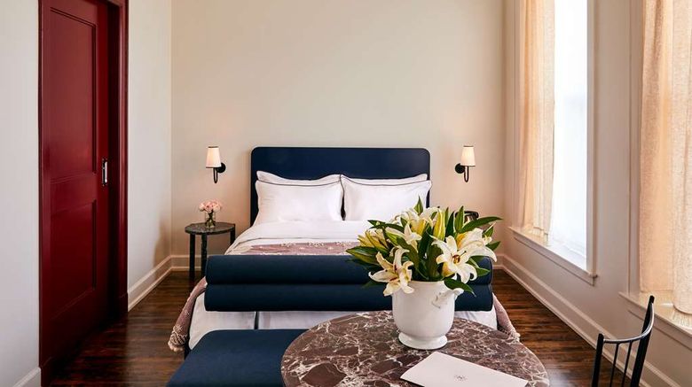 <b>Siren Hotel Room</b>. Images powered by <a href="https://iceportal.shijigroup.com/" title="IcePortal" target="_blank">IcePortal</a>.