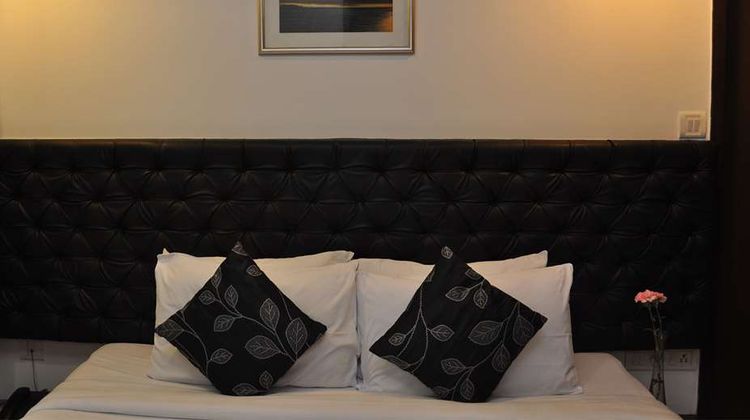 The Oriental Residency Suite