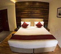 Hotel Connaught Royale Room
