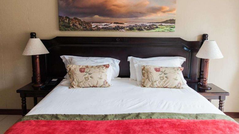 <b>Umthunzi Hotel & Conference Room</b>. Images powered by <a href="https://iceportal.shijigroup.com/" title="IcePortal" target="_blank">IcePortal</a>.
