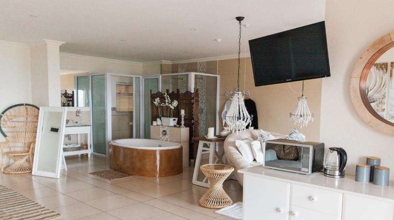 <b>Umthunzi Hotel & Conference Suite</b>. Images powered by <a href="https://iceportal.shijigroup.com/" title="IcePortal" target="_blank">IcePortal</a>.