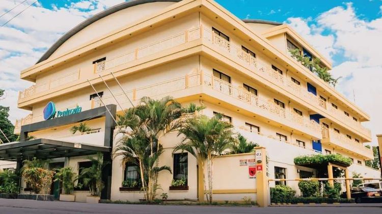 Peninsula Hotel Exterior