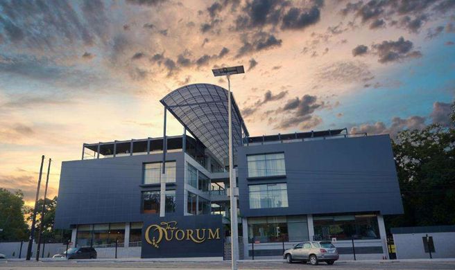 The Quorum Exterior