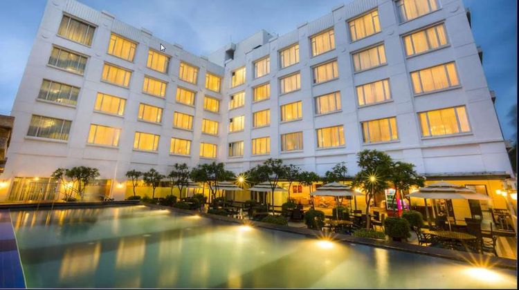 Hotel Radha Regent Bangalore Exterior