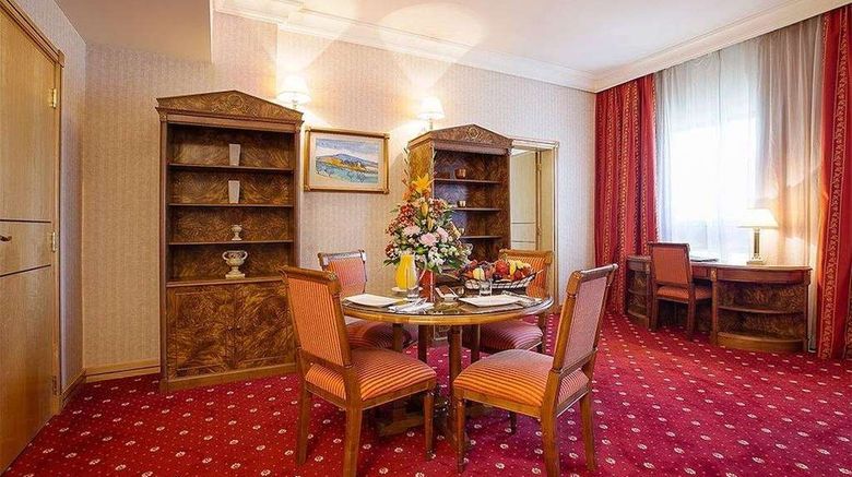 <b>Capitol Hotel Room</b>. Images powered by <a href="https://iceportal.shijigroup.com/" title="IcePortal" target="_blank">IcePortal</a>.