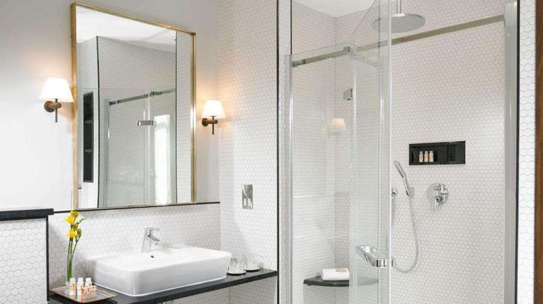 <b>Newpark Hotel Room</b>. Images powered by <a href="https://iceportal.shijigroup.com/" title="IcePortal" target="_blank">IcePortal</a>.