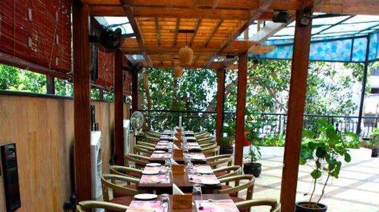 <b>Fariyas Hotel Mumbai Restaurant</b>. Images powered by <a href="https://iceportal.shijigroup.com/" title="IcePortal" target="_blank">IcePortal</a>.
