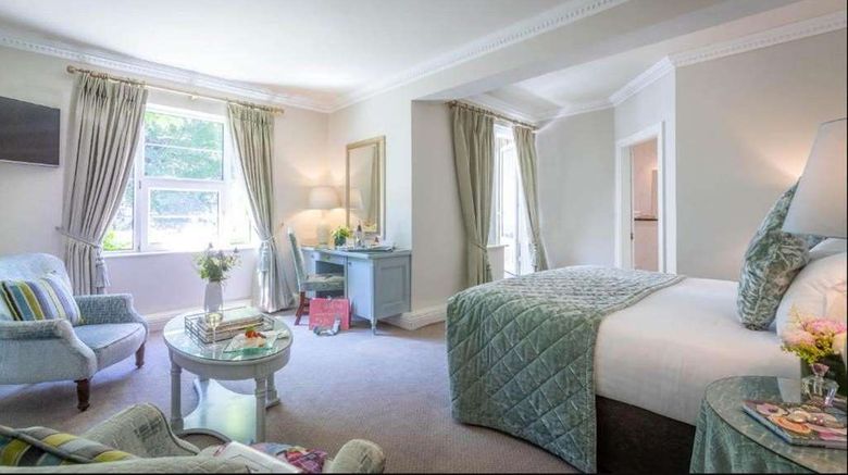 <b>Old Ground Hotel Room</b>. Images powered by <a href="https://iceportal.shijigroup.com/" title="IcePortal" target="_blank">IcePortal</a>.