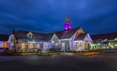 Treacys Oakwood Hotel