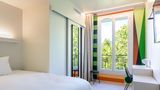 <b>Graphik Montparnasse Hotel Room</b>. Images powered by <a href="https://iceportal.shijigroup.com/" title="IcePortal" target="_blank">IcePortal</a>.
