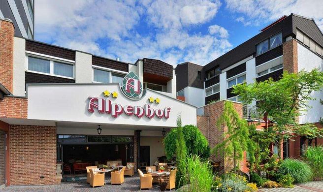 Ringhotel Alpenhof Exterior