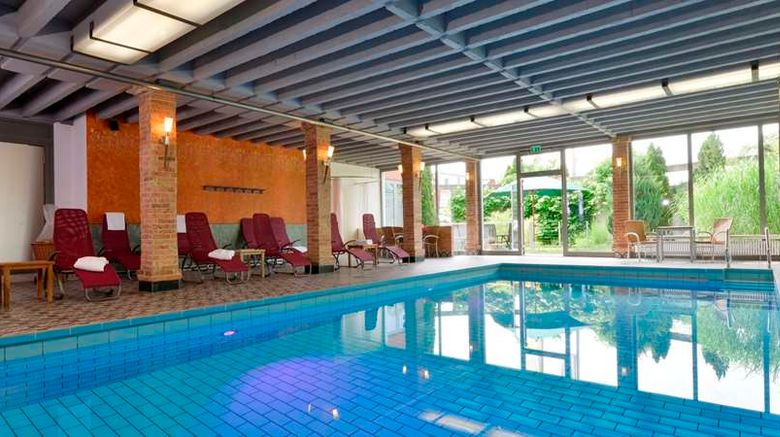 <b>Ringhotel Alpenhof Pool</b>. Images powered by <a href="https://iceportal.shijigroup.com/" title="IcePortal" target="_blank">IcePortal</a>.