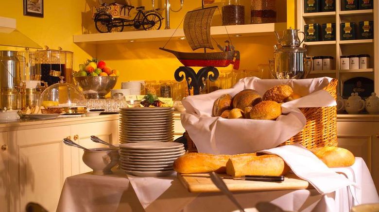 <b>Ringhotel Birke Restaurant</b>. Images powered by <a href="https://iceportal.shijigroup.com/" title="IcePortal" target="_blank">IcePortal</a>.