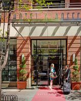 Hotel Giraffe by Library Hotel