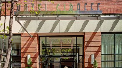 Hotel Giraffe by Library Hotel