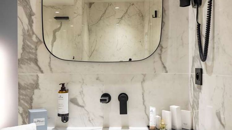 Howard sur Seine Room