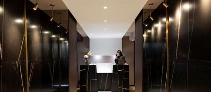 Howard sur Seine Lobby