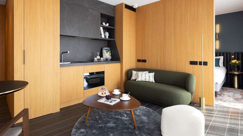 <b>Howard sur Seine Suite</b>. Images powered by <a href="https://iceportal.shijigroup.com/" title="IcePortal" target="_blank">IcePortal</a>.
