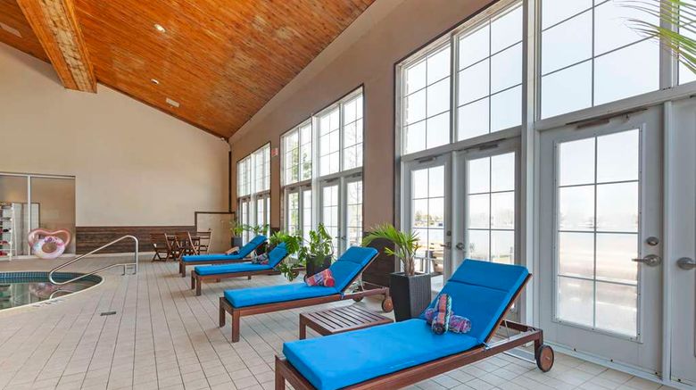 <b>Christie's Mill Inn & Spa BW Premier Col Pool</b>. Images powered by <a href="https://iceportal.shijigroup.com/" title="IcePortal" target="_blank">IcePortal</a>.