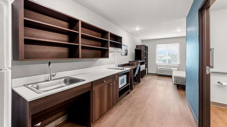 WoodSpring Suites Hudson Port Room