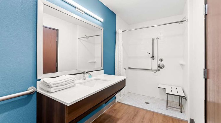 WoodSpring Suites Hudson Port Room