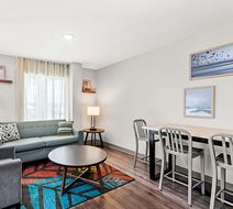 WoodSpring Suites Hudson Port Lobby