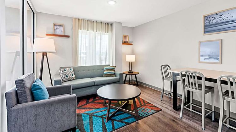 WoodSpring Suites Hudson Port Lobby