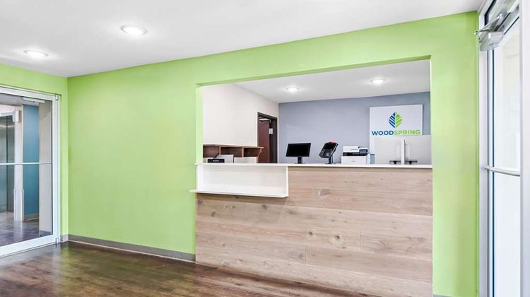 WoodSpring Suites Hudson Port Lobby