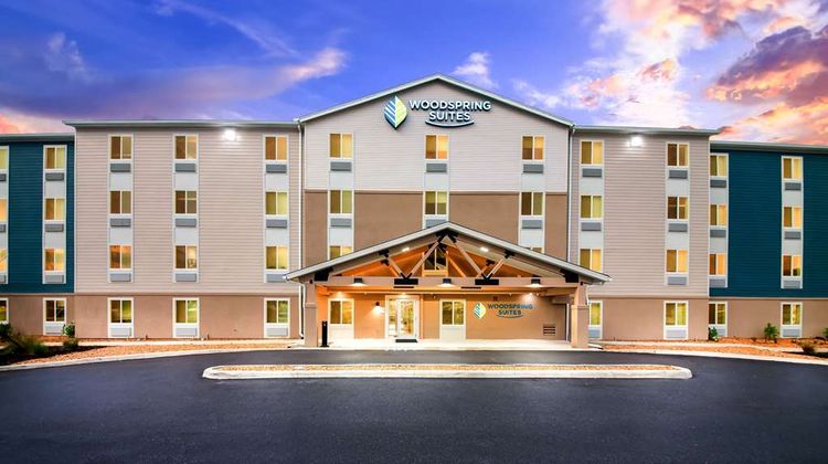 WoodSpring Suites Hudson Port Exterior
