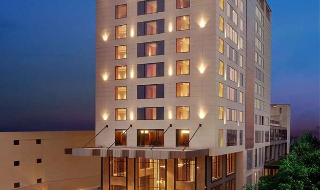 DoubleTree by Hilton Varanasi Exterior