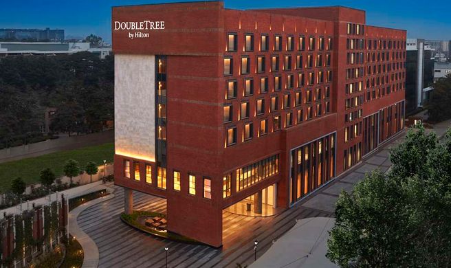 DoubleTree by Hilton BengaluruWhitefield Exterior