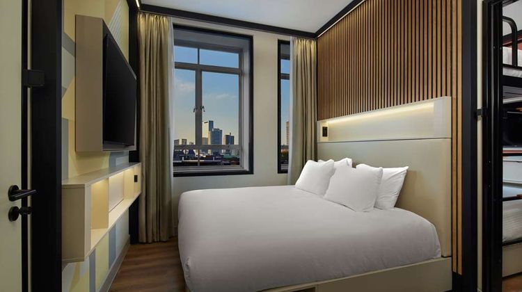 Motto by Hilton Rotterdam City Centre Room
