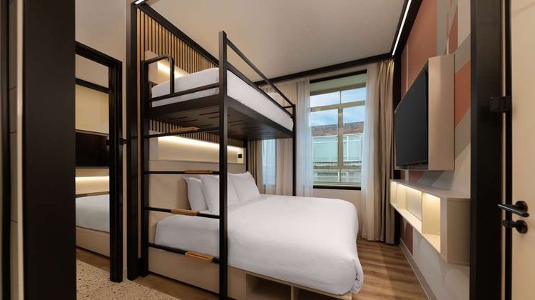Motto by Hilton Rotterdam City Centre Room