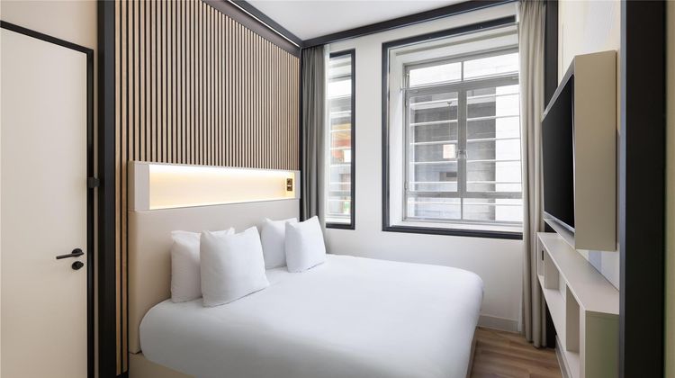 Motto by Hilton Rotterdam City Centre Room