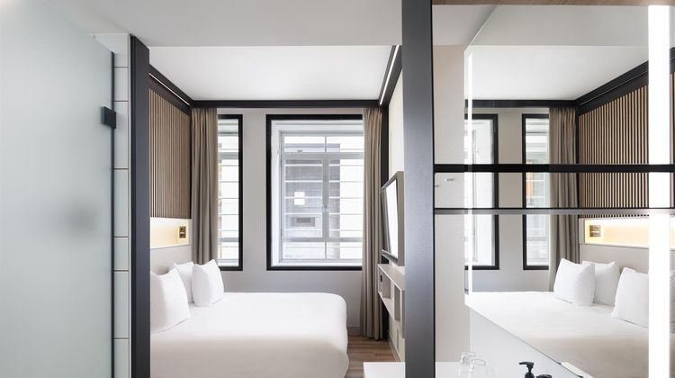 Motto by Hilton Rotterdam City Centre Room