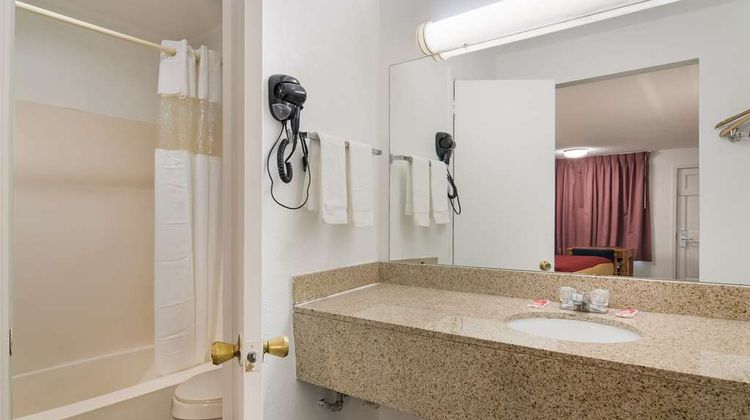 Econo Lodge Room