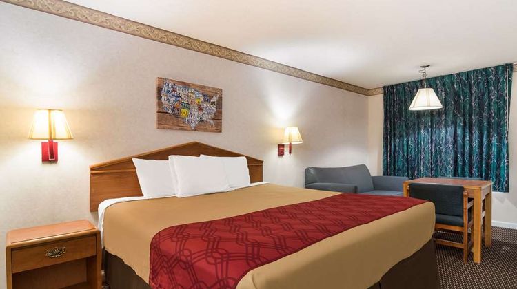 Econo Lodge Room